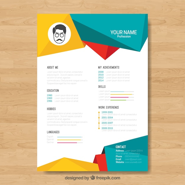 Curriculum template with colorful geometric shapes