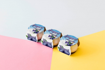 Yogurt packaging mockup Free Psd