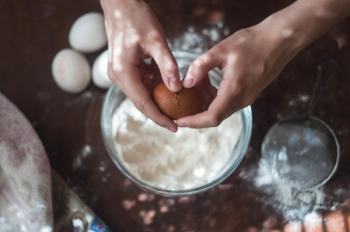 Cracking Egg Adding Flour Chicken Egg Carpet Sieve Flour Cooking