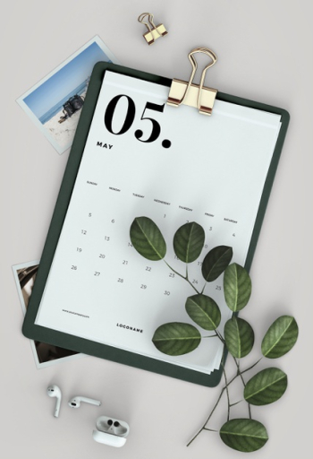 Flat lay clipboard calendar mock-up Free Psd