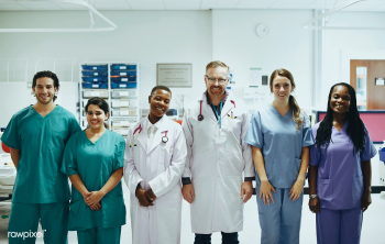 Group of medical professionals at the ICU ready for coronavirus patien.. | Free  photo - 2301761