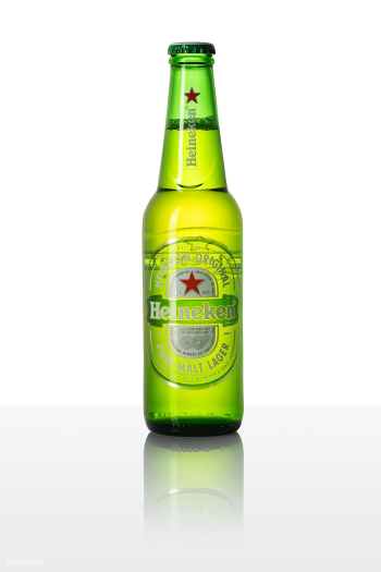 Heineken beer in a glass bottle. JANUARY 29, 2020 - BANGKOK, THAILAND | Free  psd mockup - 2355566