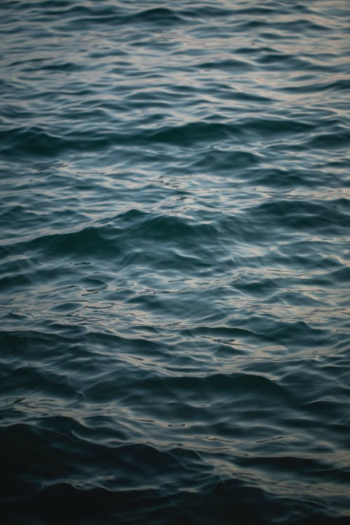 water,liquid,fluid,lake,wind wave,horizon,pattern,electric blue,wave,ocean,pexels