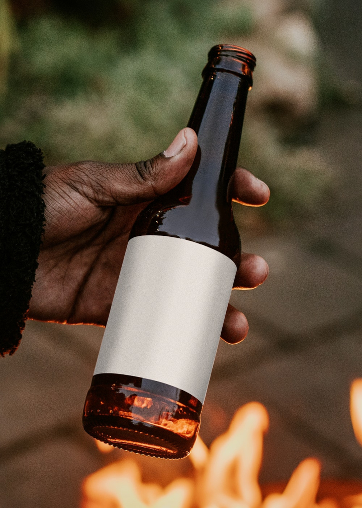 xmas,hand,celebration,person,december,winter,man,party,photo,bottle,celebrate,beer,rawpixel